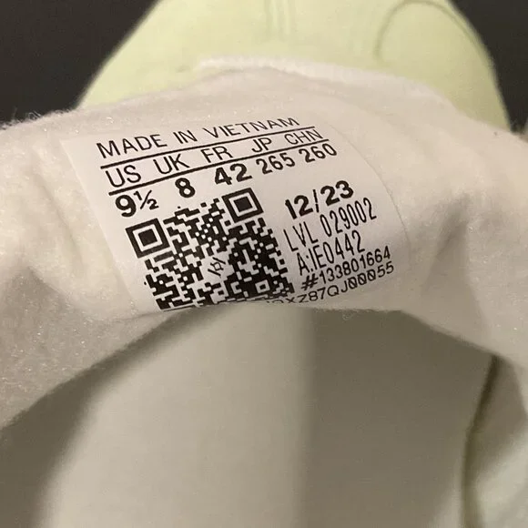 NWOB Adidas Gazelle sneakers 9.5 - Picture 5 of 6